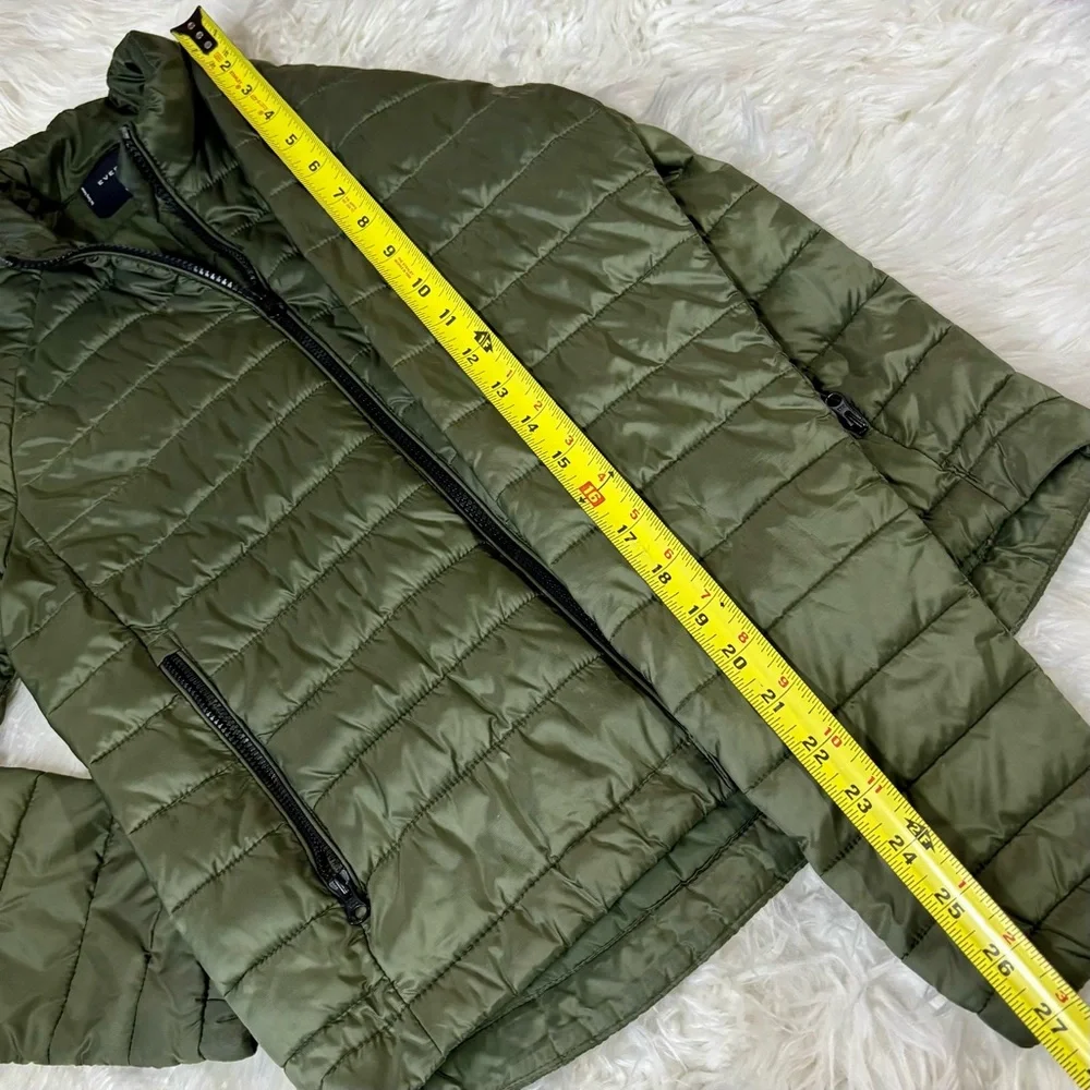 Everlane ReNew Lightweight Quilted Puffer Jacket Zip Up Army Green Packable XS